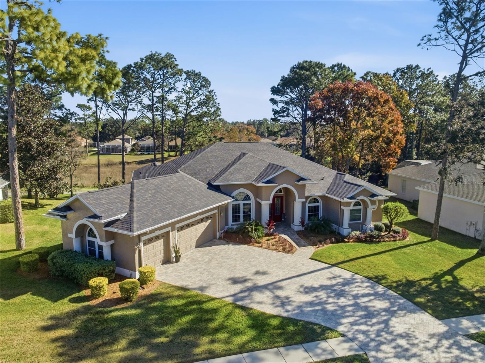 Listing photo id 39 for 15150 Surrey Bend