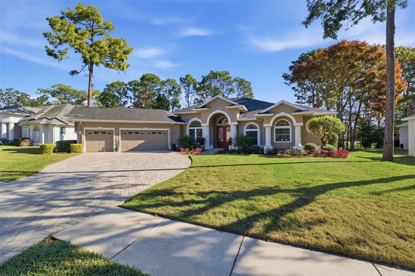 Listing photo id 52 for 15150 Surrey Bend