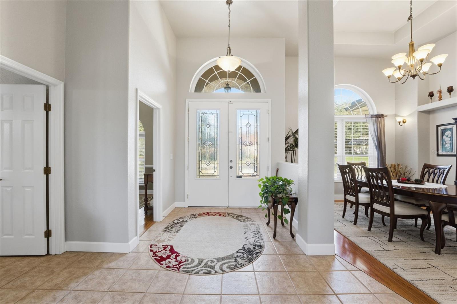 Listing photo id 4 for 15150 Surrey Bend