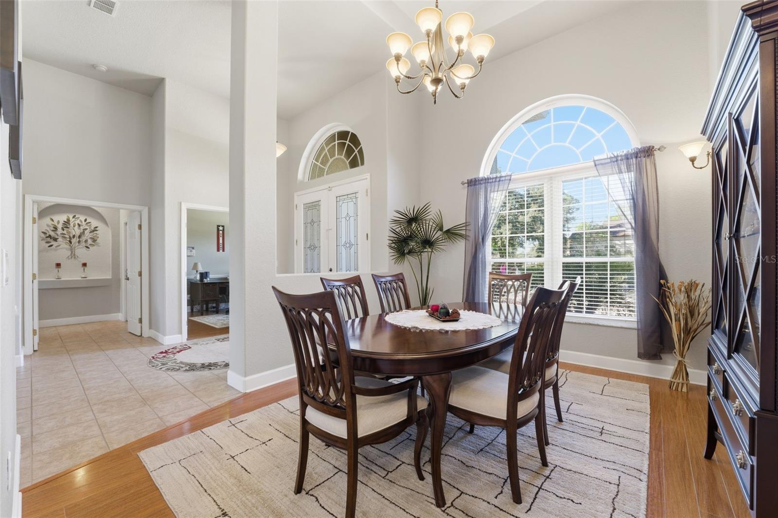 Listing photo id 58 for 15150 Surrey Bend