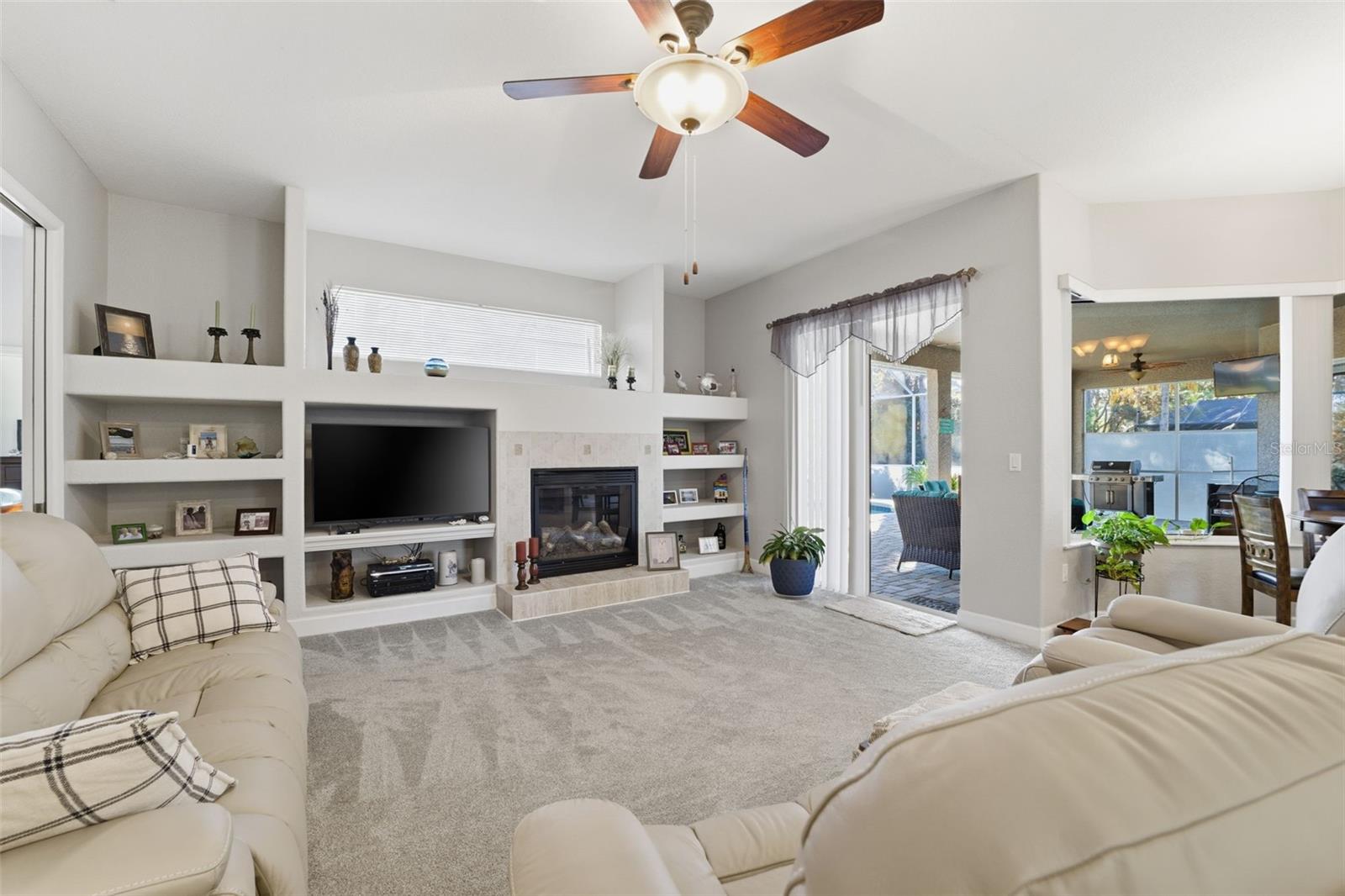 Listing photo id 60 for 15150 Surrey Bend