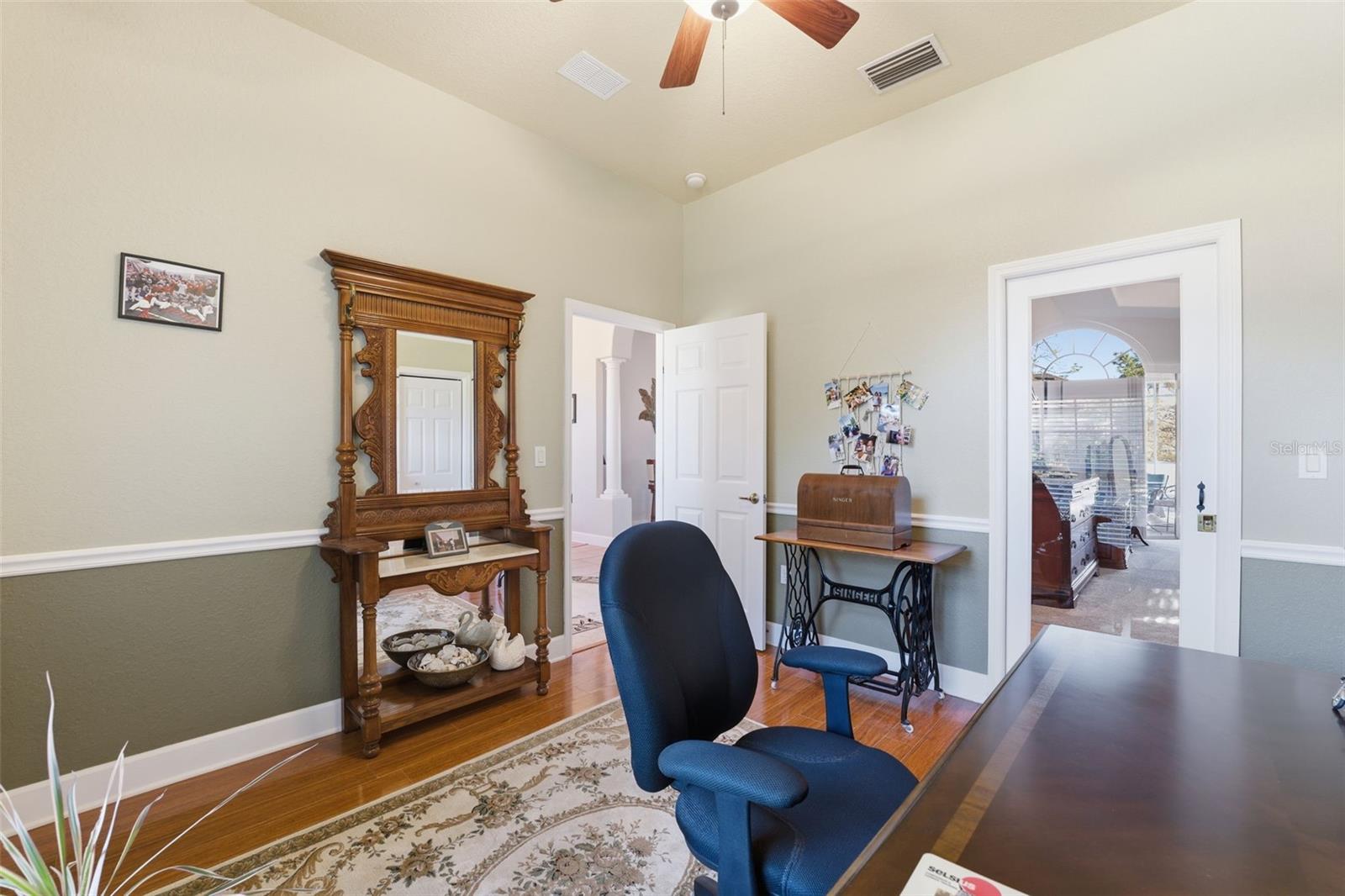 Listing photo id 66 for 15150 Surrey Bend