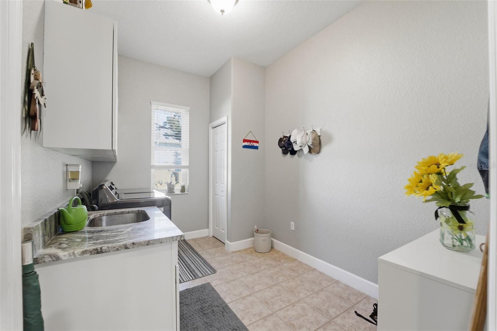 Listing photo id 70 for 15150 Surrey Bend