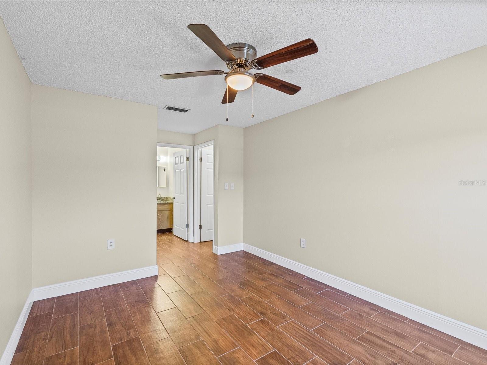 Image 23 of 29 For 6037 Chesham Drive 7