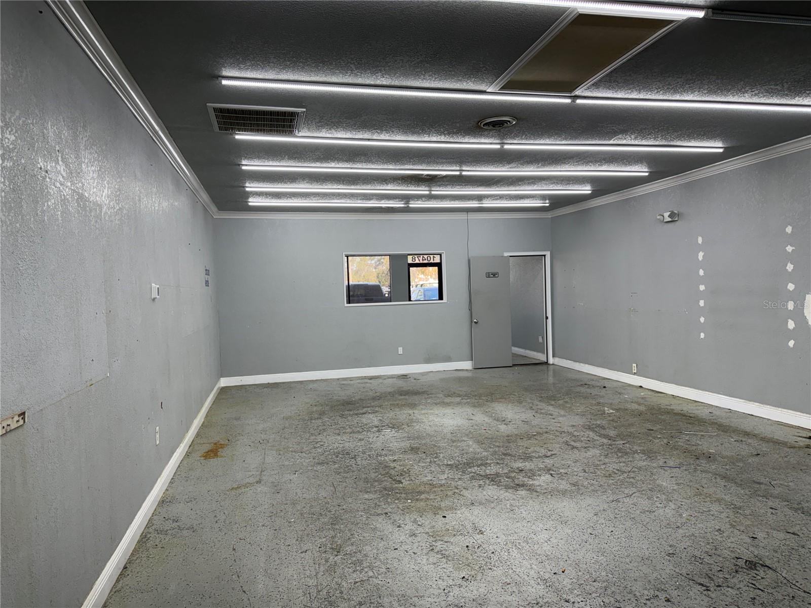 Image 11 of 14 For 10478 Northcliffe Boulevard