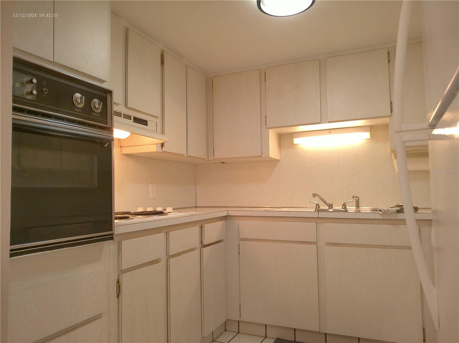 Listing photo id 13 for 2459 Columbia Drive 37