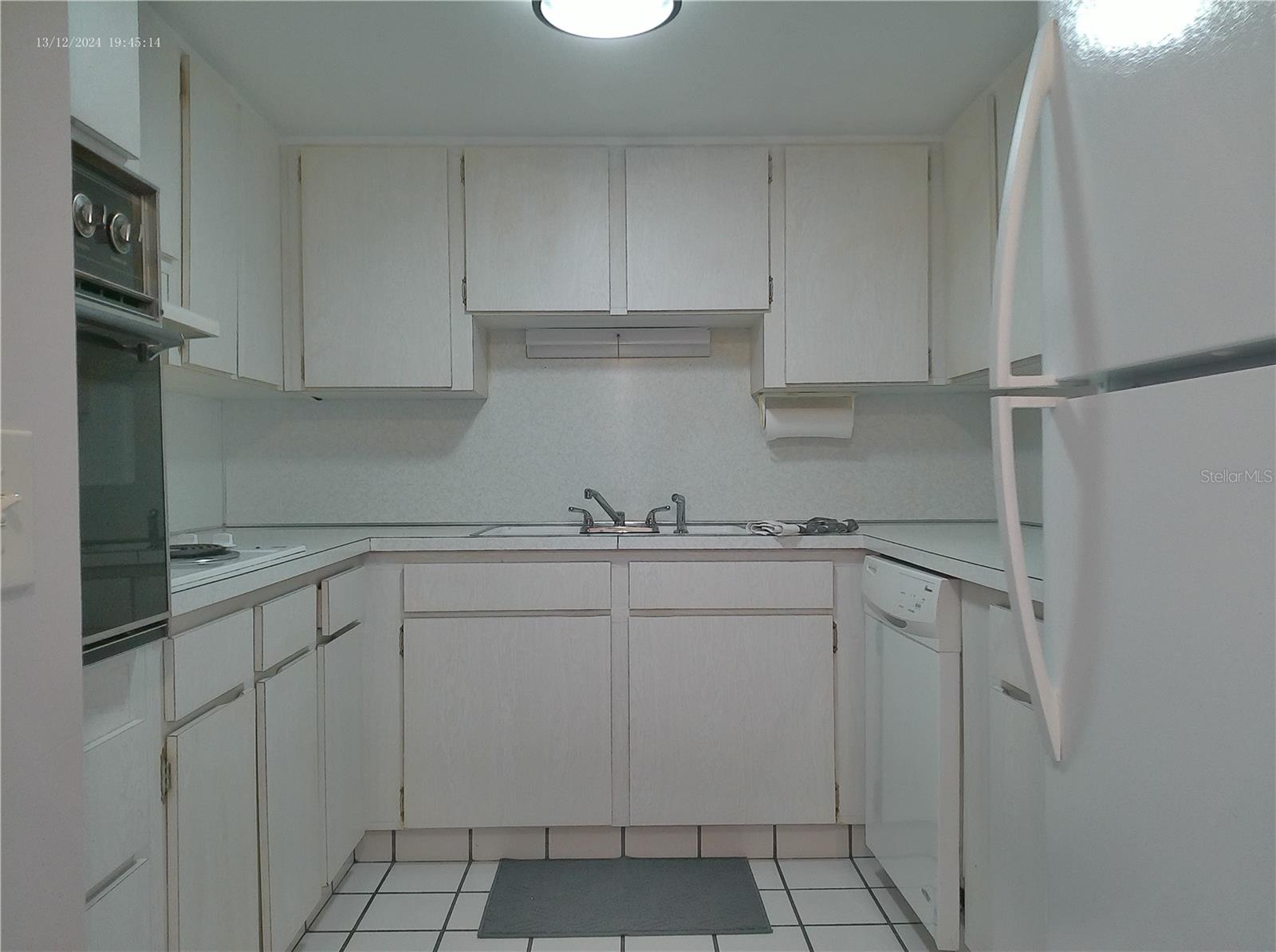 Listing photo id 14 for 2459 Columbia Drive 37