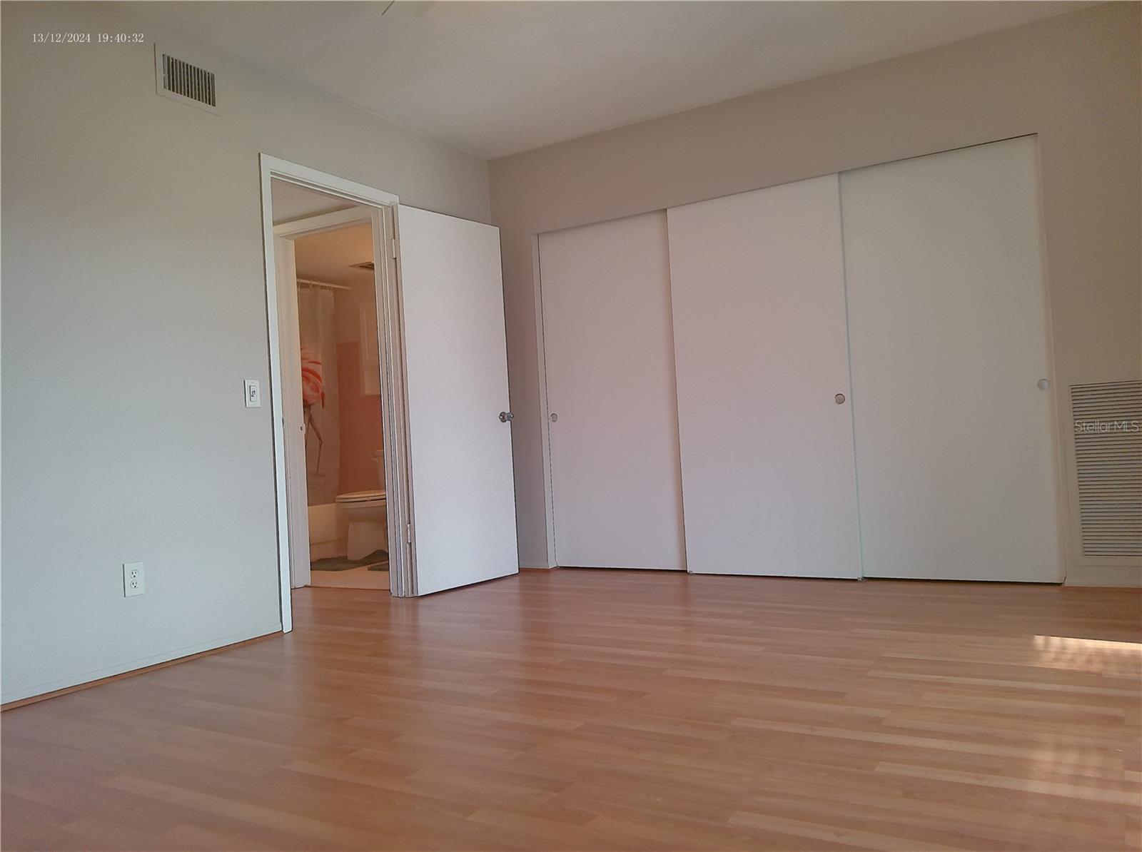 Listing photo id 18 for 2459 Columbia Drive 37