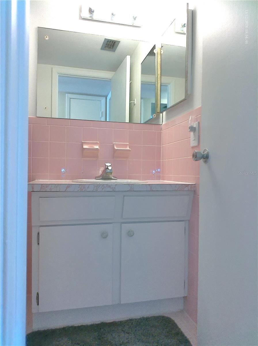 Listing photo id 21 for 2459 Columbia Drive 37