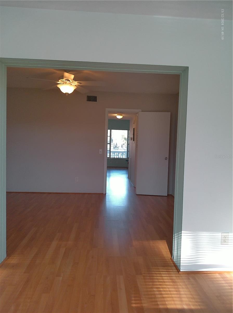 Listing photo id 31 for 2459 Columbia Drive 37