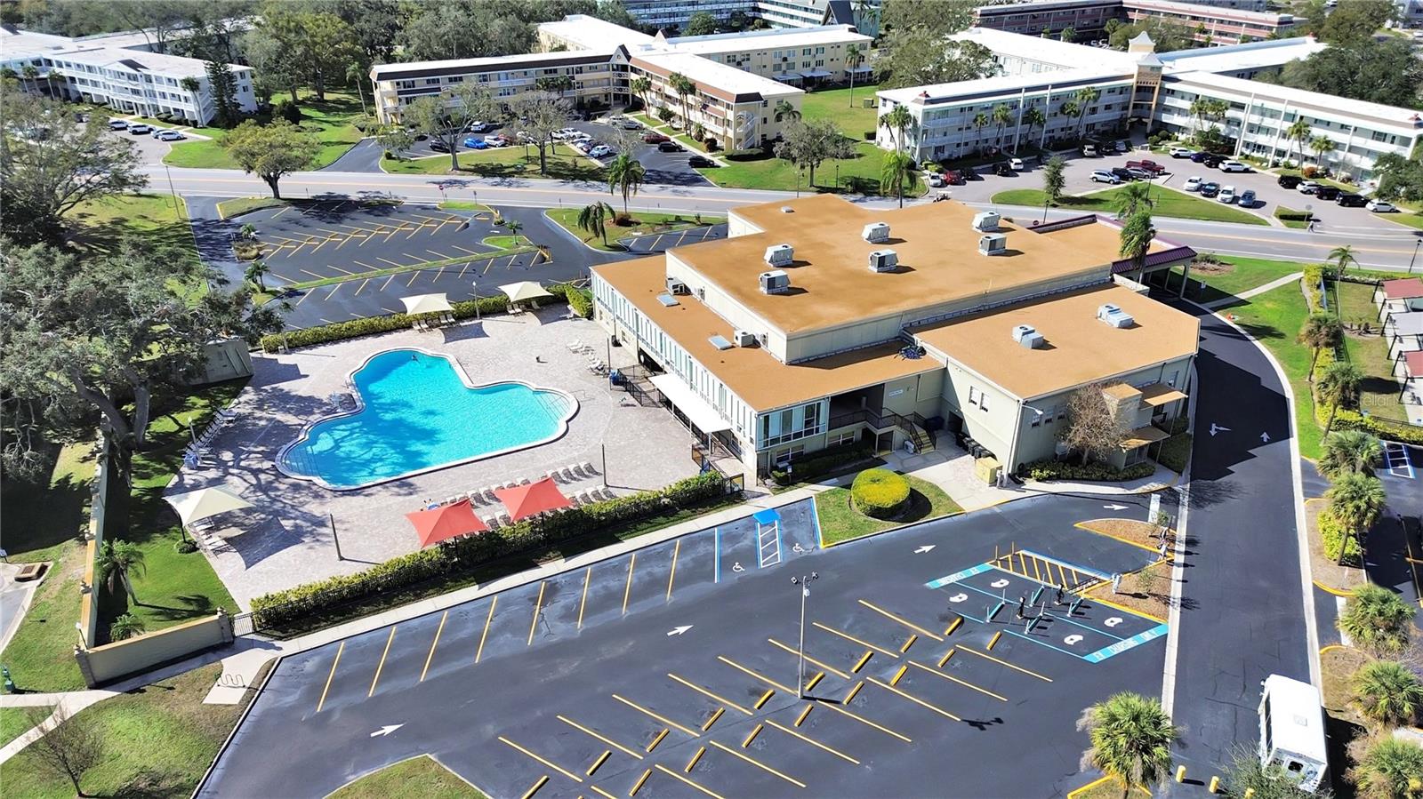 Listing photo id 44 for 2459 Columbia Drive 37