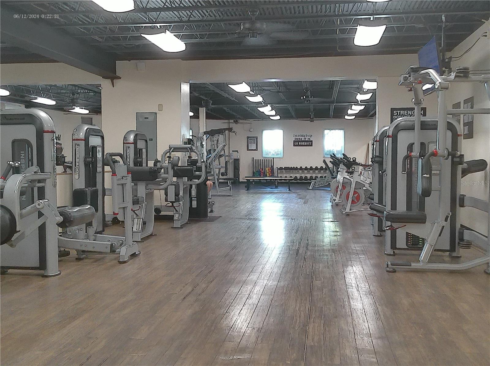 Listing photo id 53 for 2459 Columbia Drive 37