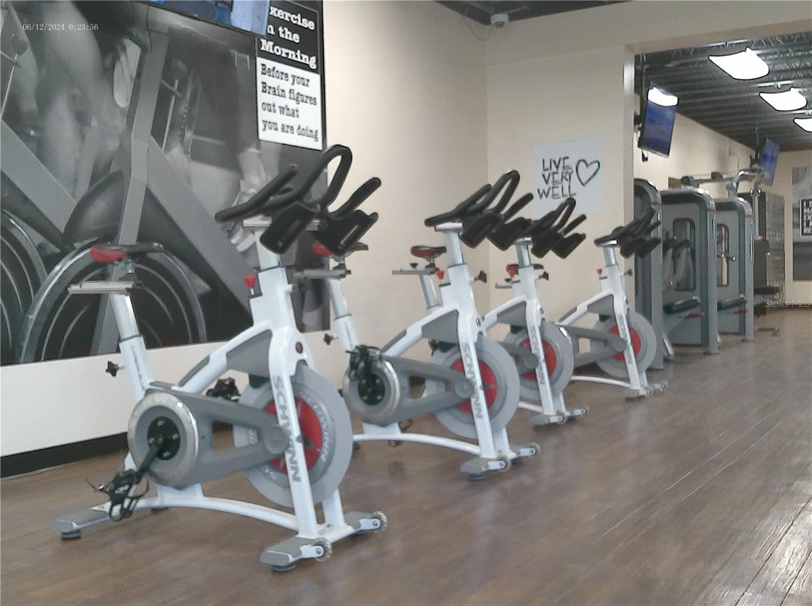 Listing photo id 57 for 2459 Columbia Drive 37