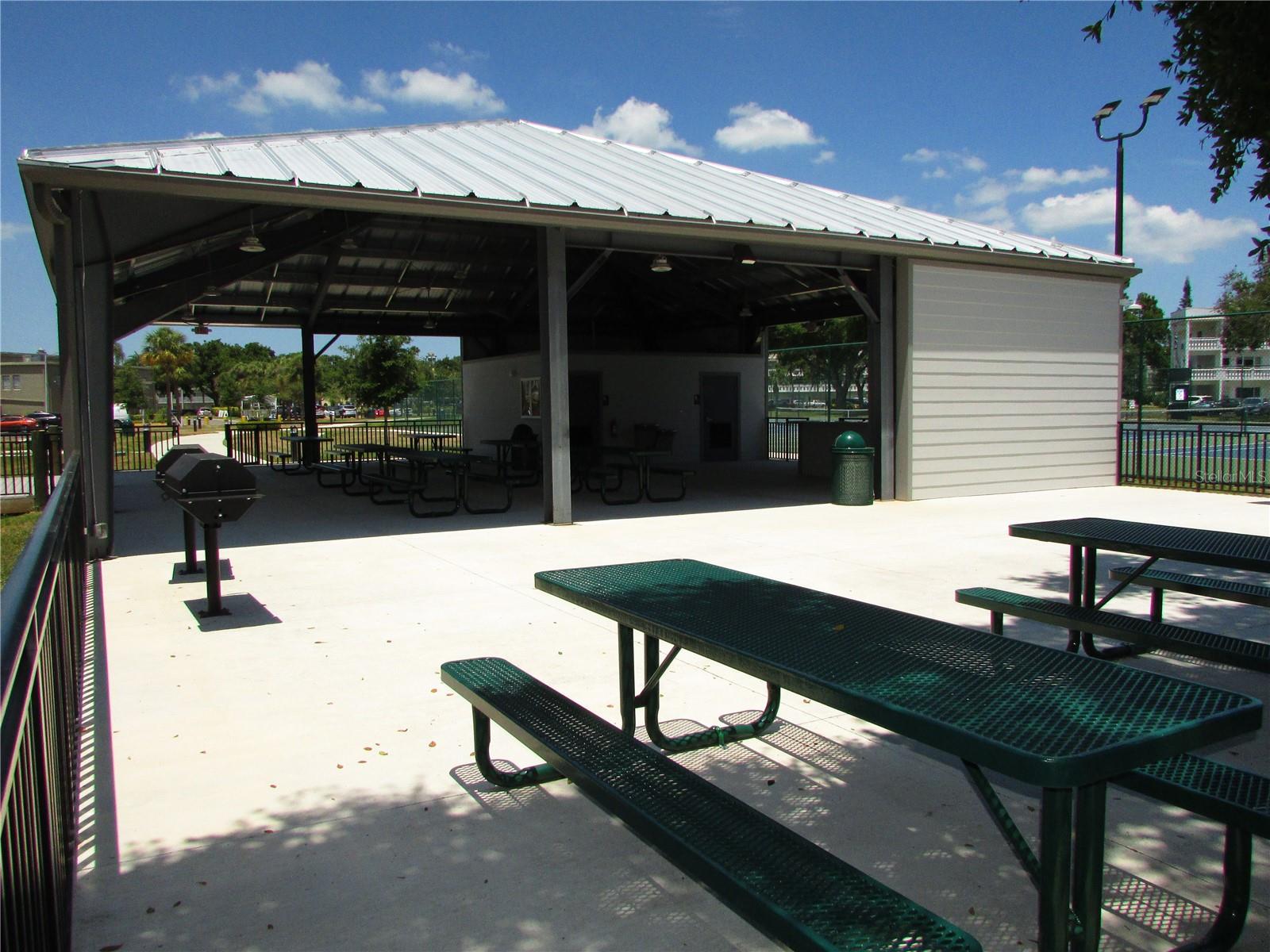 Listing photo id 67 for 2459 Columbia Drive 37