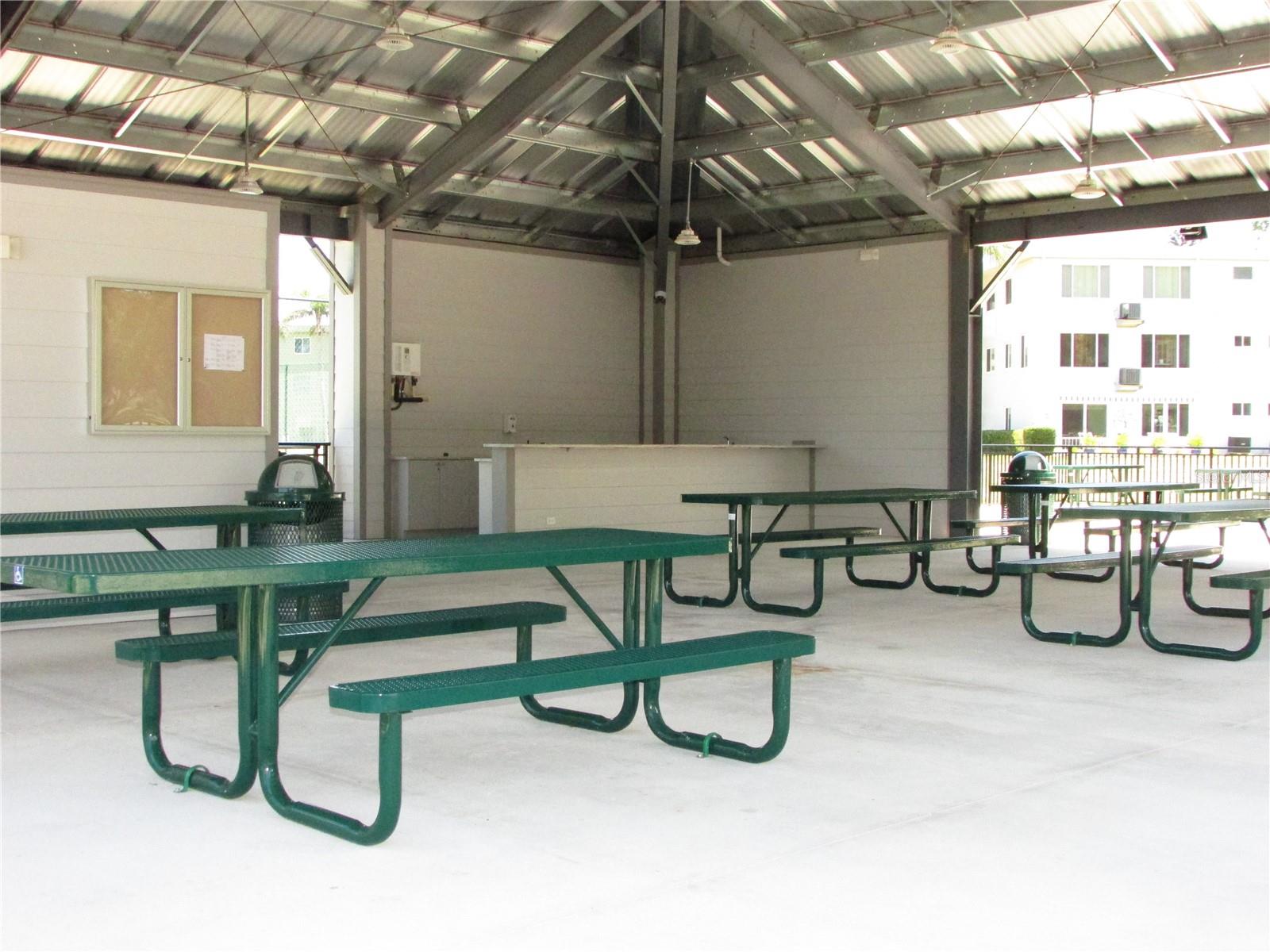 Listing photo id 70 for 2459 Columbia Drive 37