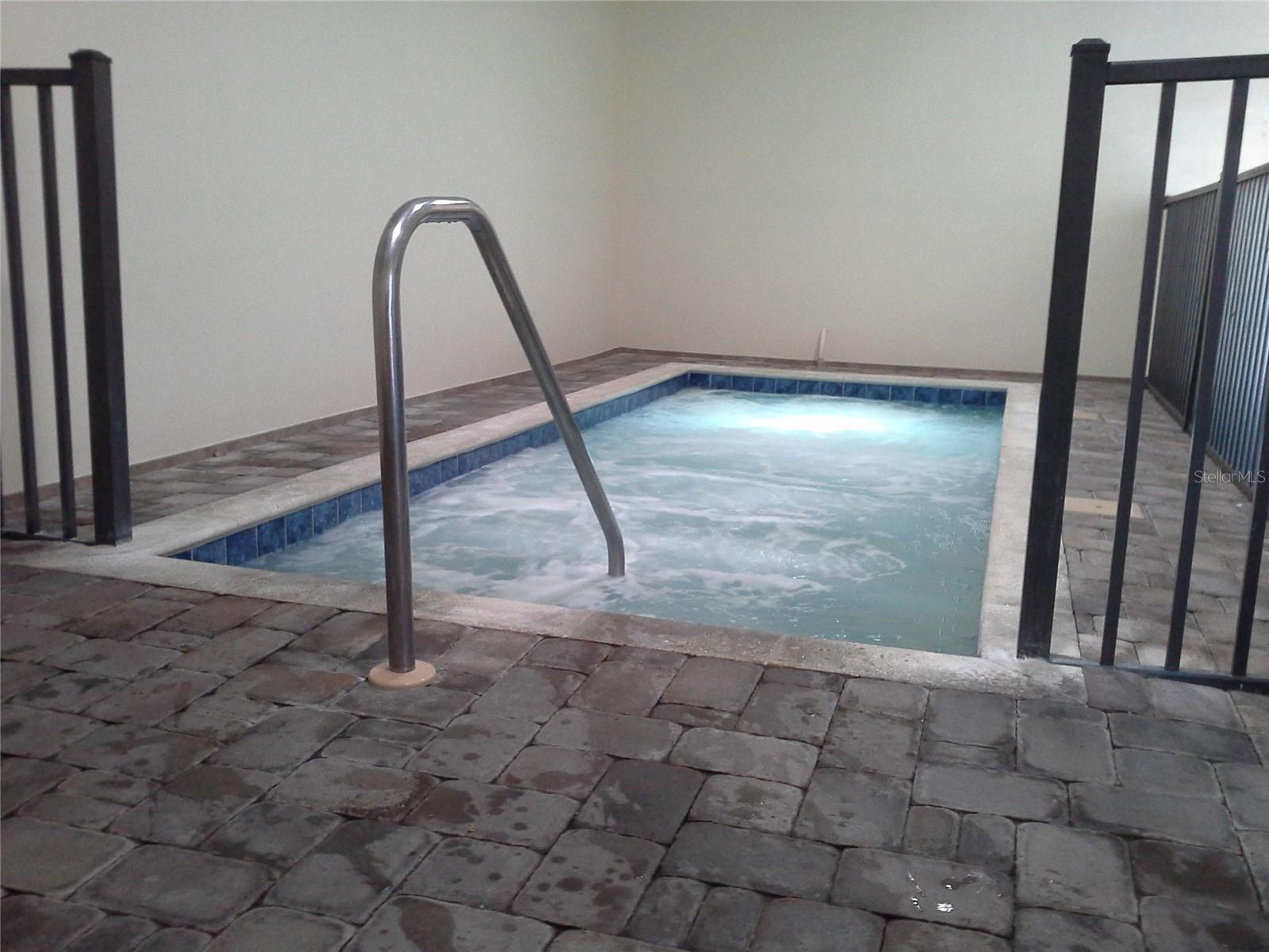 Listing photo id 81 for 2459 Columbia Drive 37