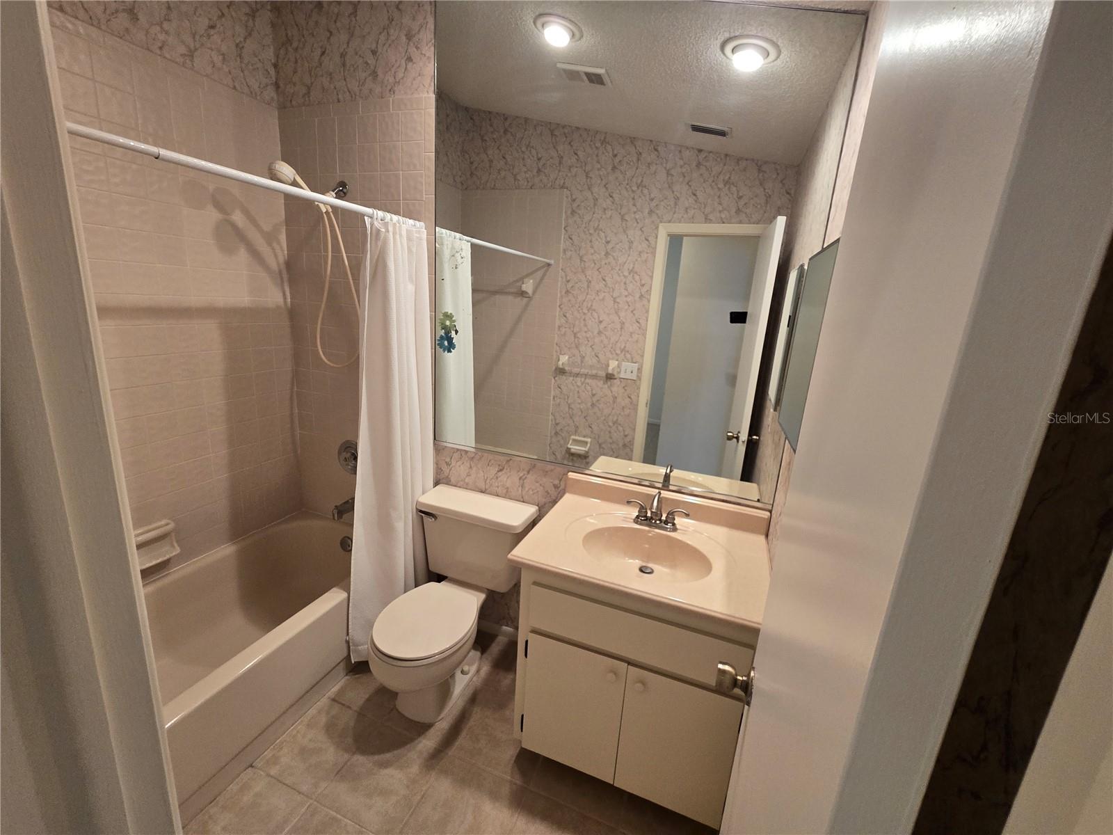 Image 11 of 15 For 8027 Picketts Court A