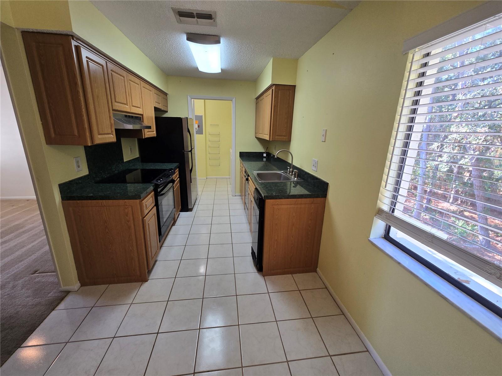 Image 5 of 15 For 8027 Picketts Court A