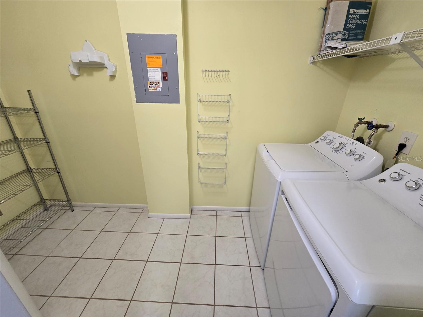 Image 7 of 15 For 8027 Picketts Court A