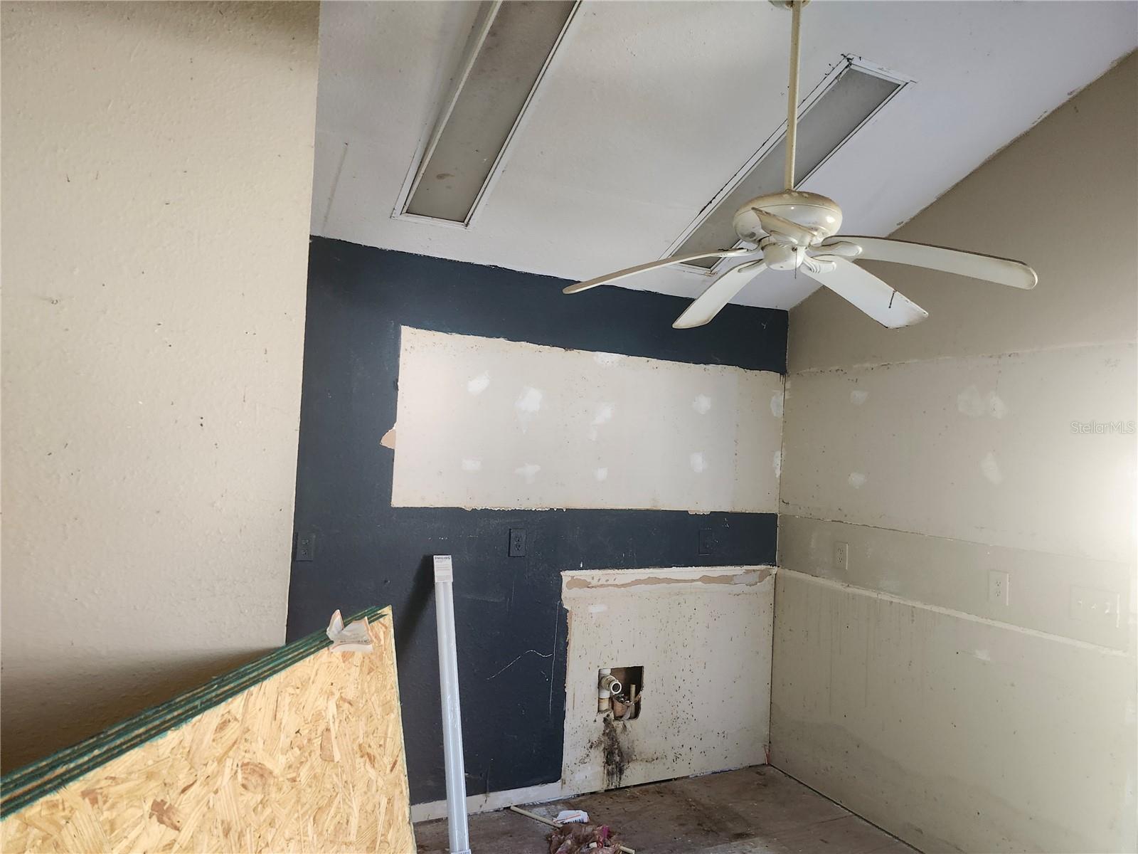 Image 4 of 11 For 5625 Van Doren Avenue