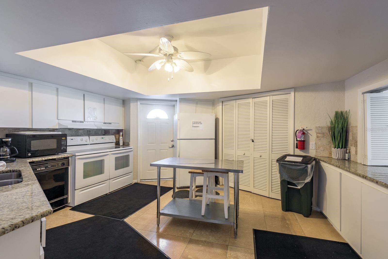 Image 26 of 49 For 10216 Regal Dr.  407