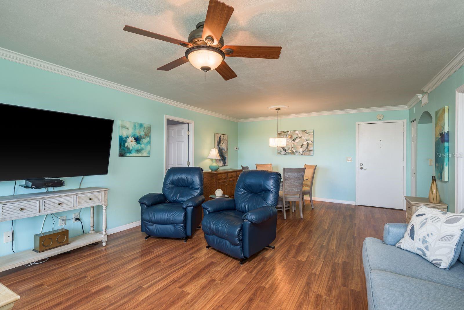 Image 8 of 49 For 10216 Regal Dr.  407