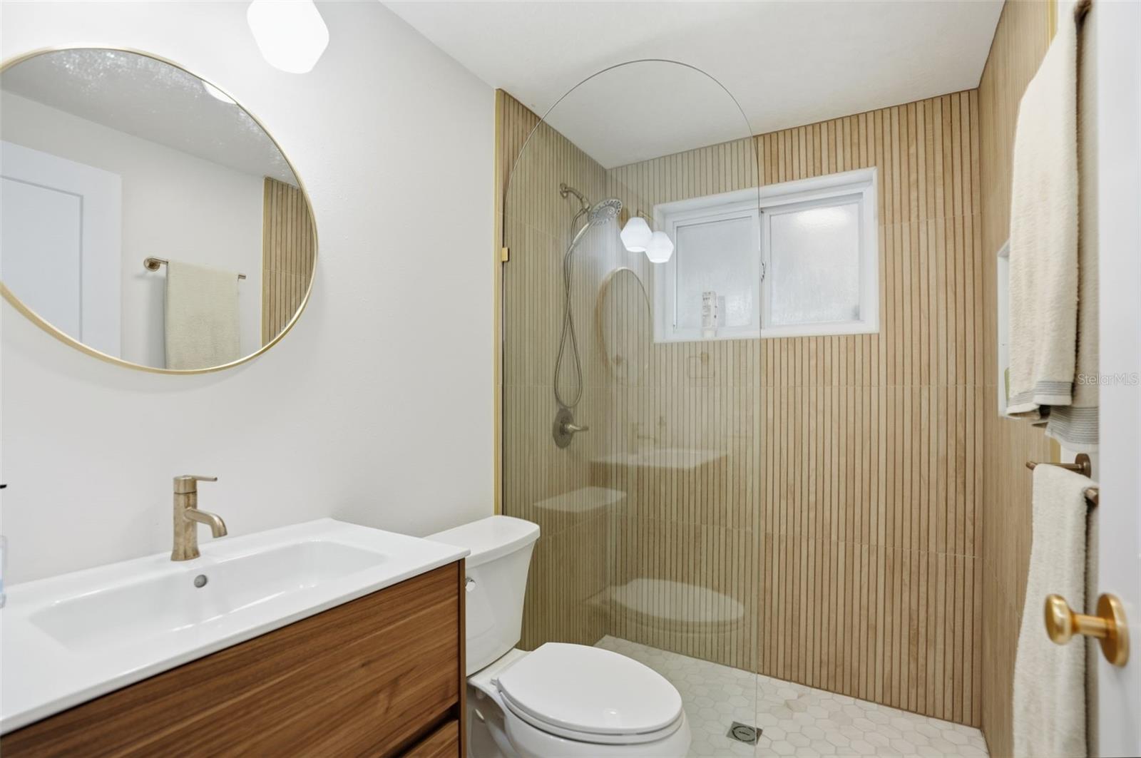 Image 18 of 35 For 7424 Grand Boulevard