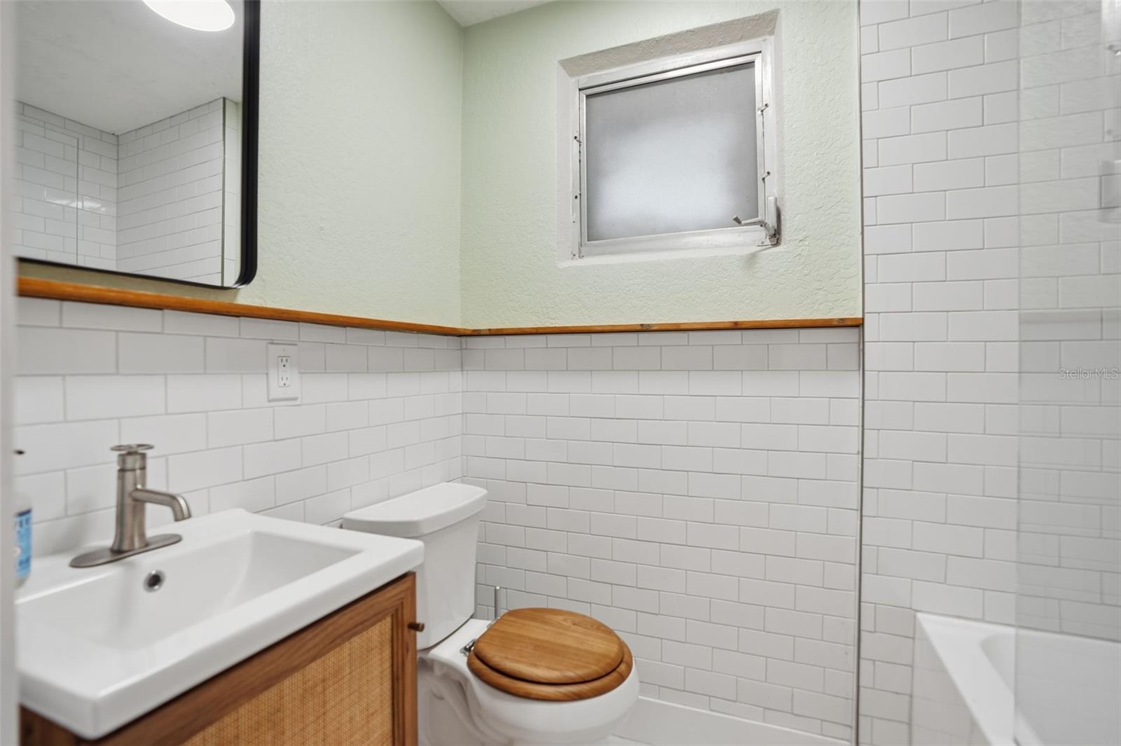 Image 22 of 35 For 7424 Grand Boulevard