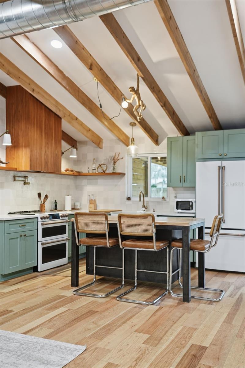 Image 5 of 35 For 7424 Grand Boulevard