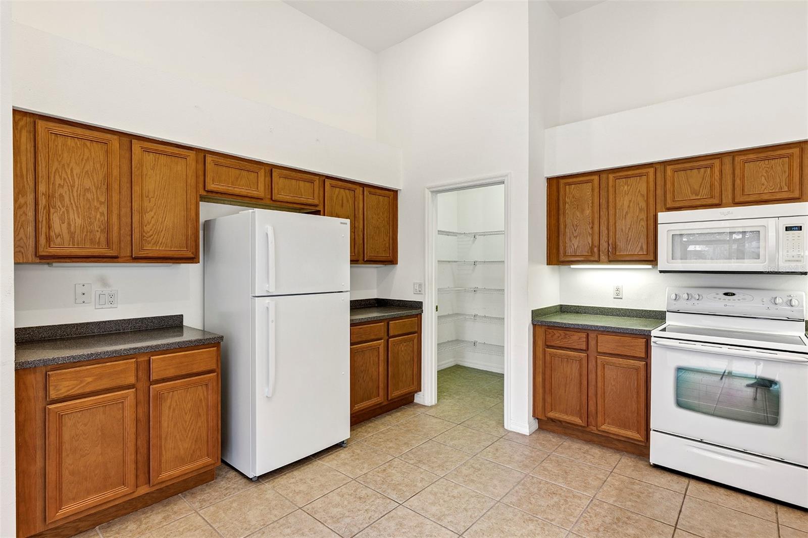 Image 16 of 51 For 3639 Westover Circle