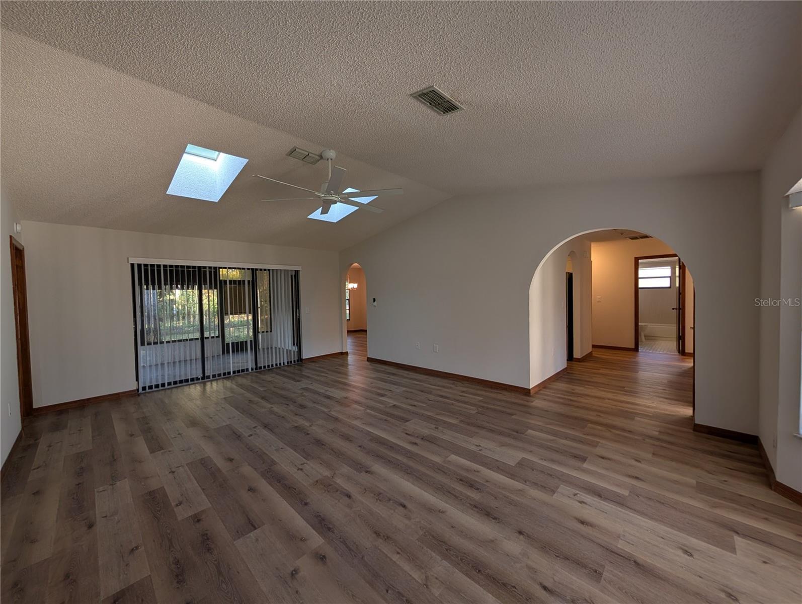 Image 11 of 32 For 3741 Thornbush Lane