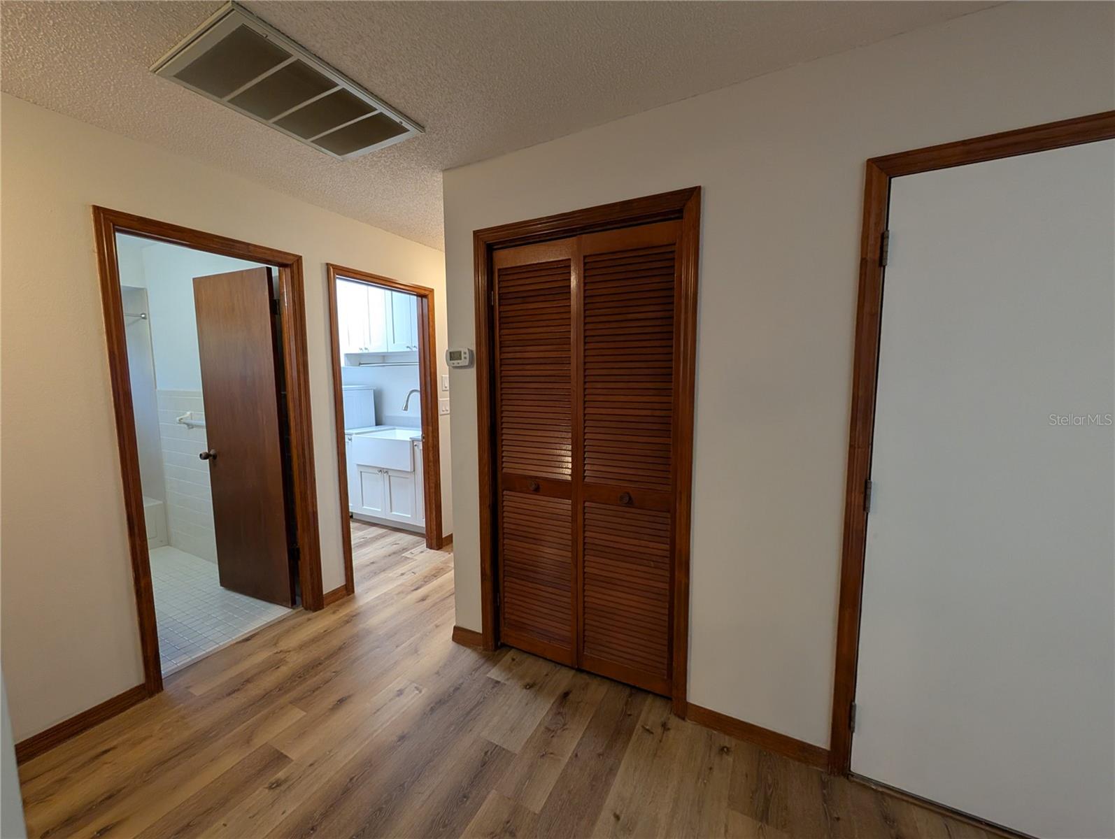 Image 17 of 32 For 3741 Thornbush Lane