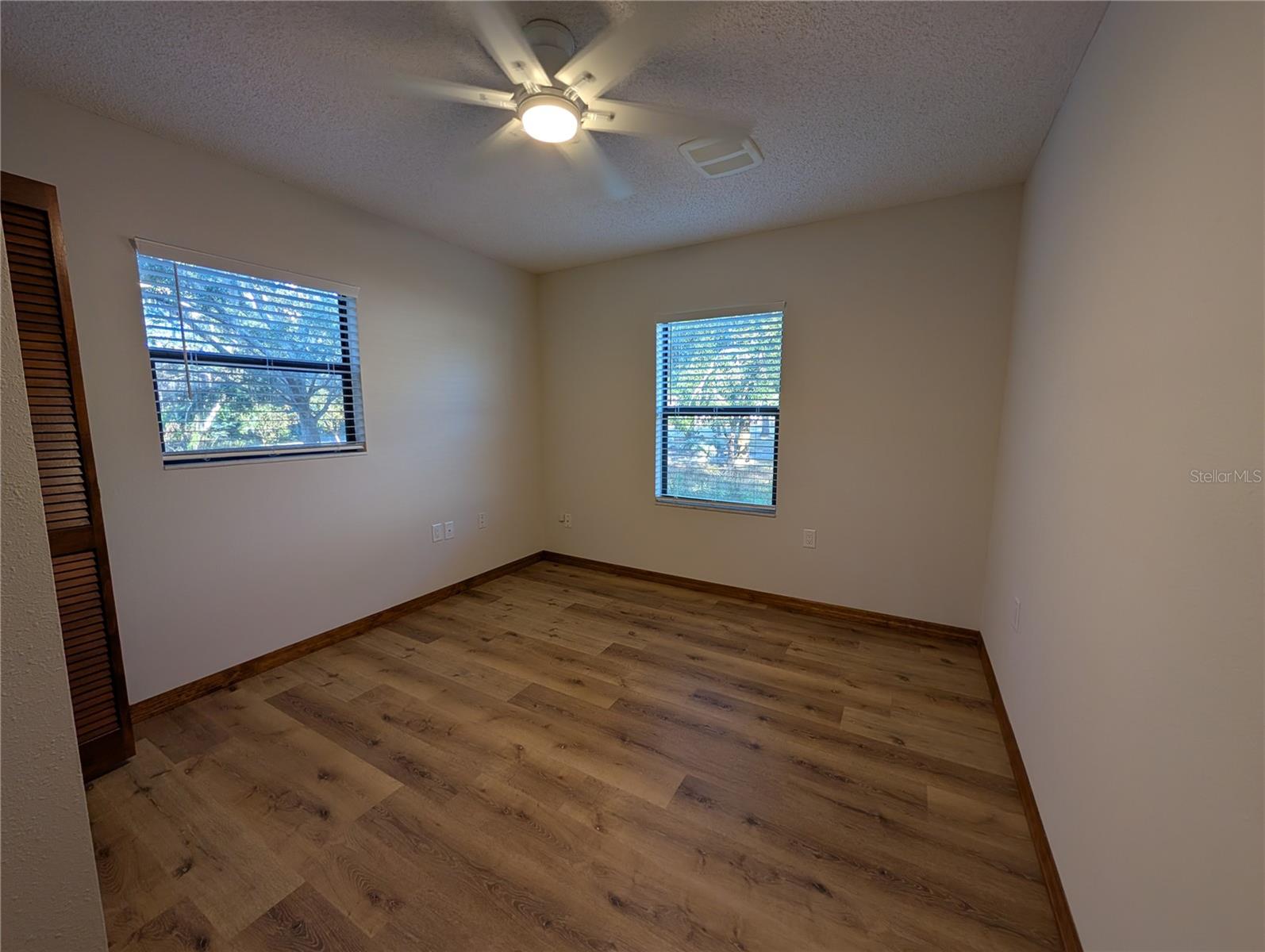 Image 25 of 32 For 3741 Thornbush Lane