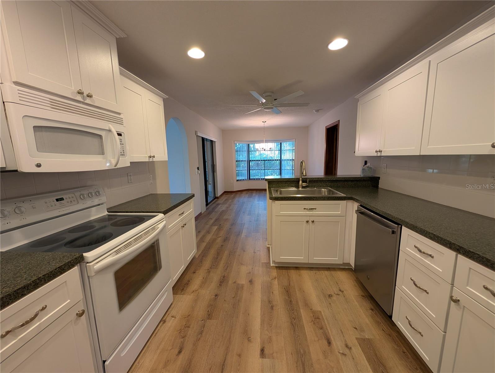 Image 3 of 32 For 3741 Thornbush Lane