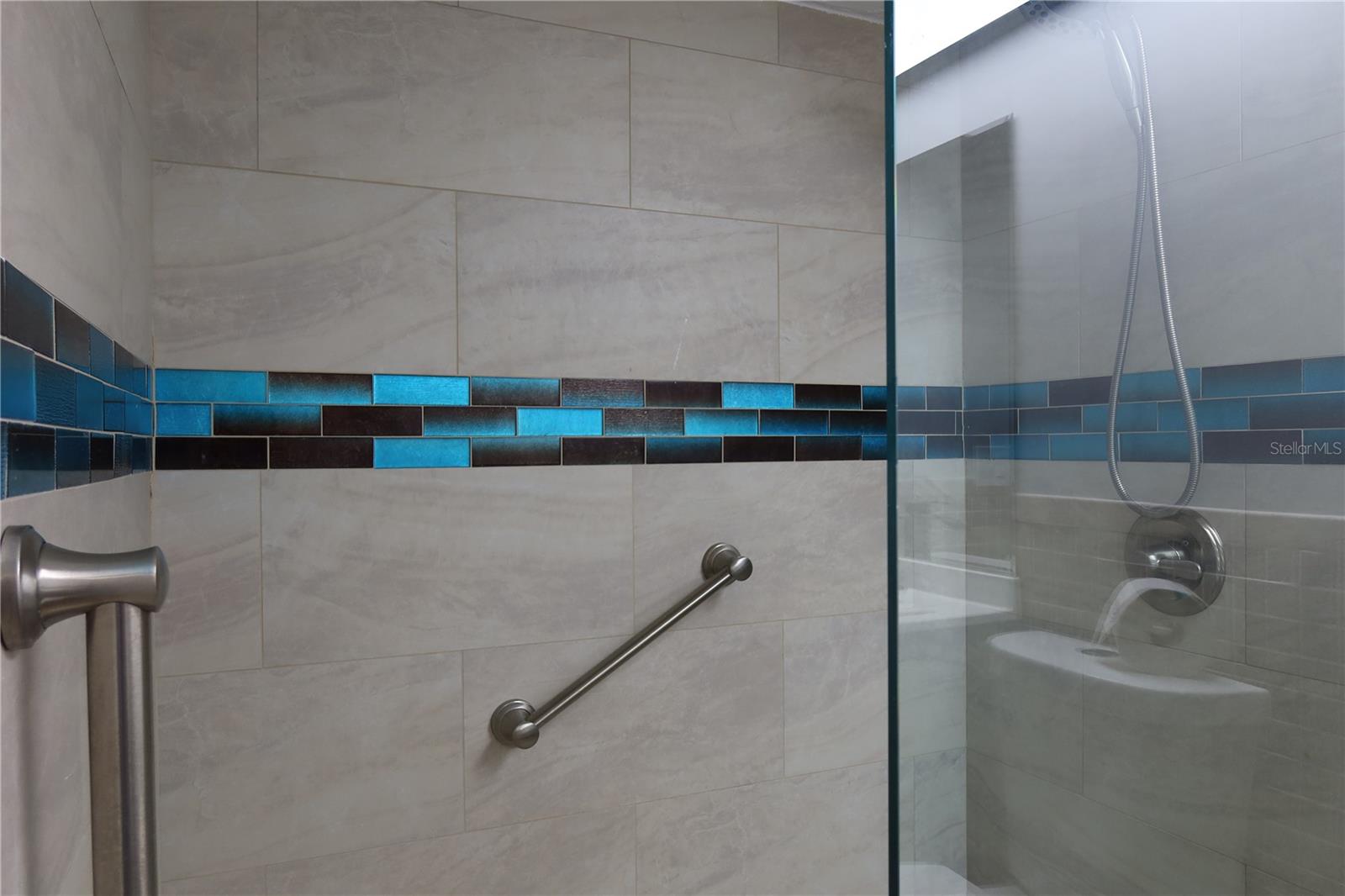 Image 19 of 45 For 7521 Coventry Drive