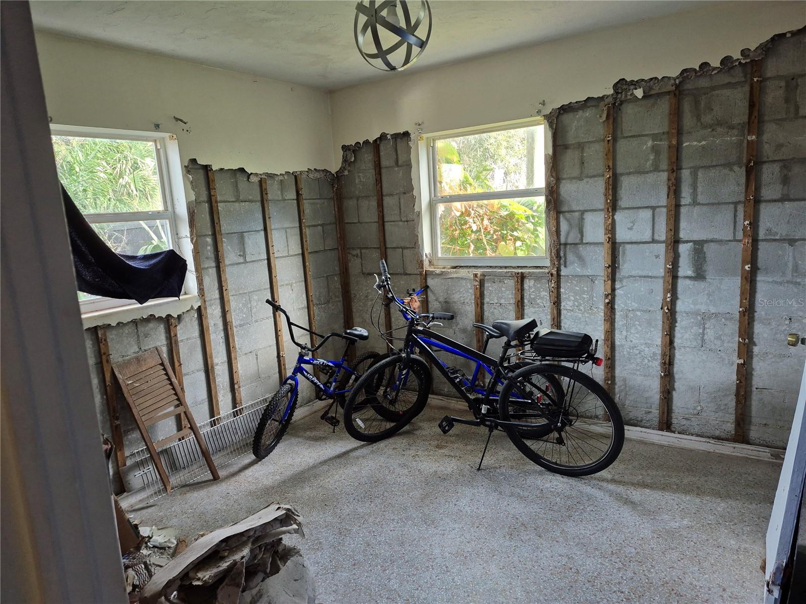 Image 9 of 14 For 4945 Green Key Road