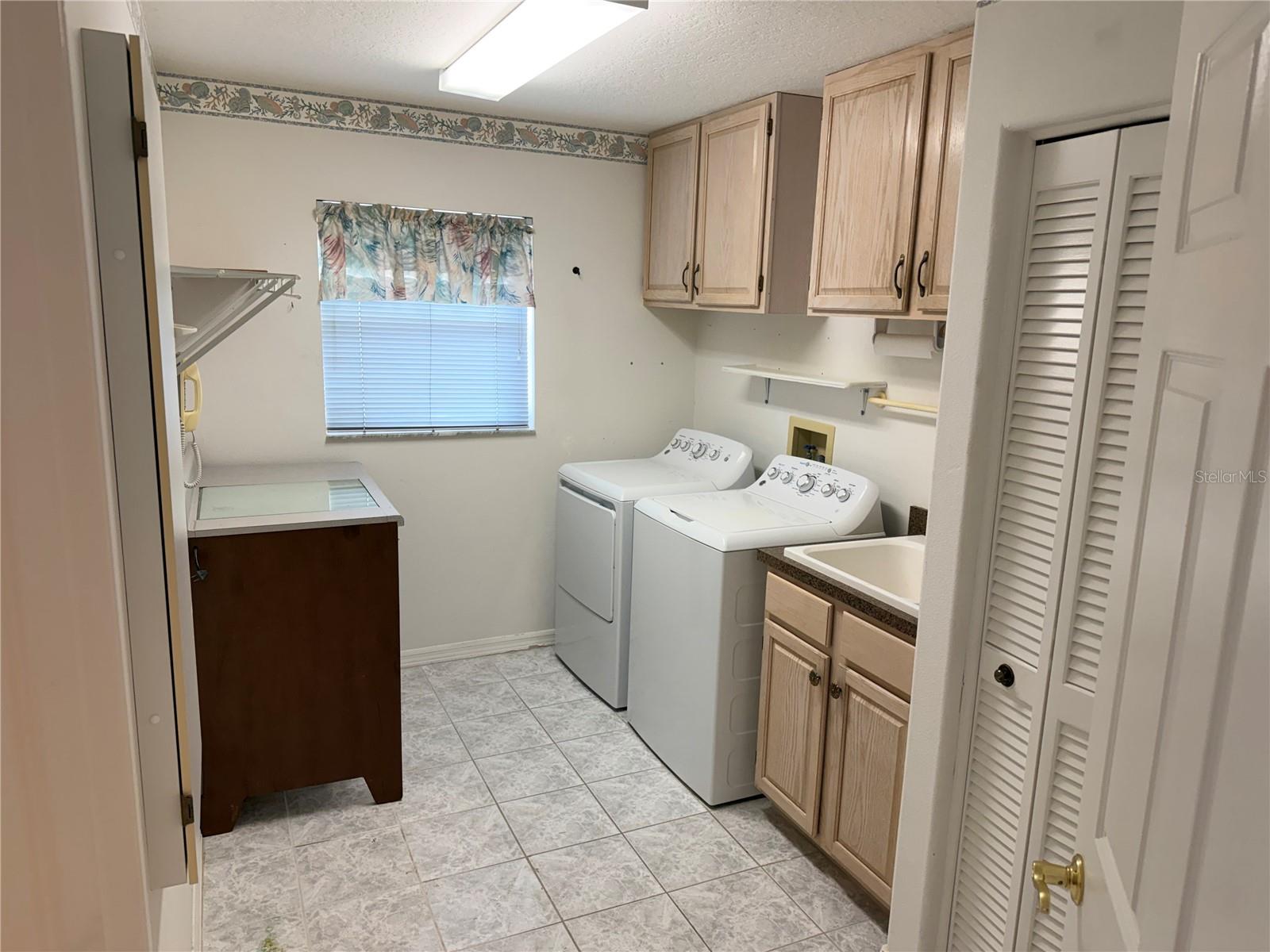 Image 25 of 29 For 8835 Kipling Avenue