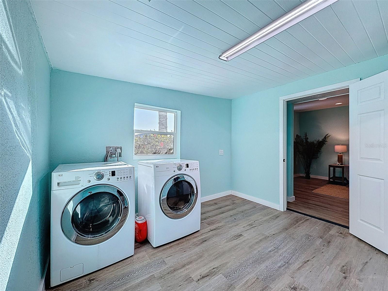 Image 15 of 68 For 6827 Sanderling Lane