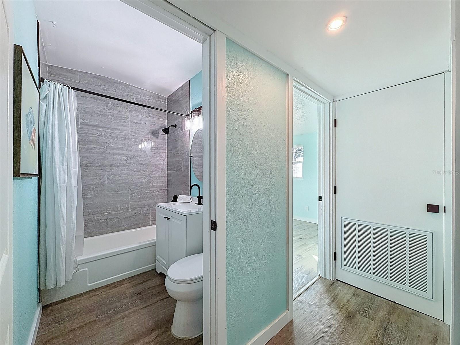 Image 19 of 68 For 6827 Sanderling Lane