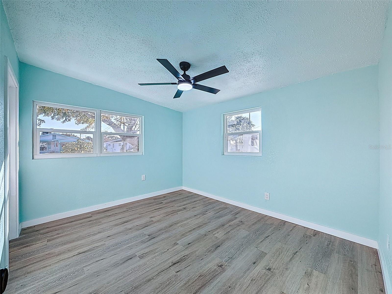 Image 22 of 68 For 6827 Sanderling Lane