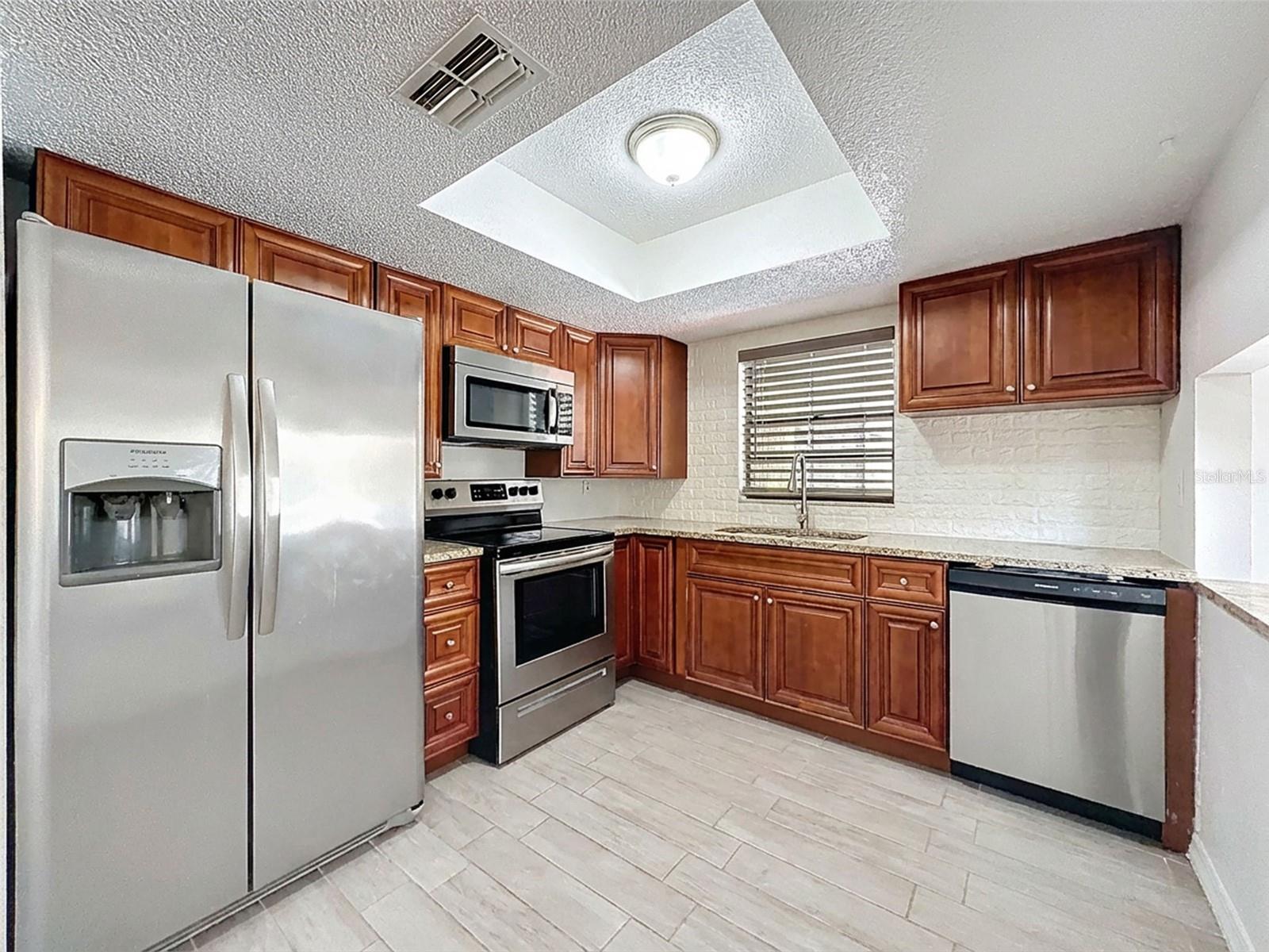 Image 14 of 33 For 7410 Dundee Court