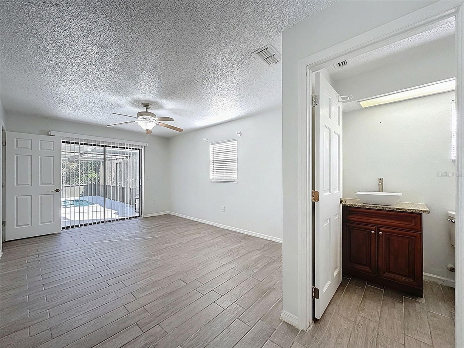 Image 18 of 33 For 7410 Dundee Court