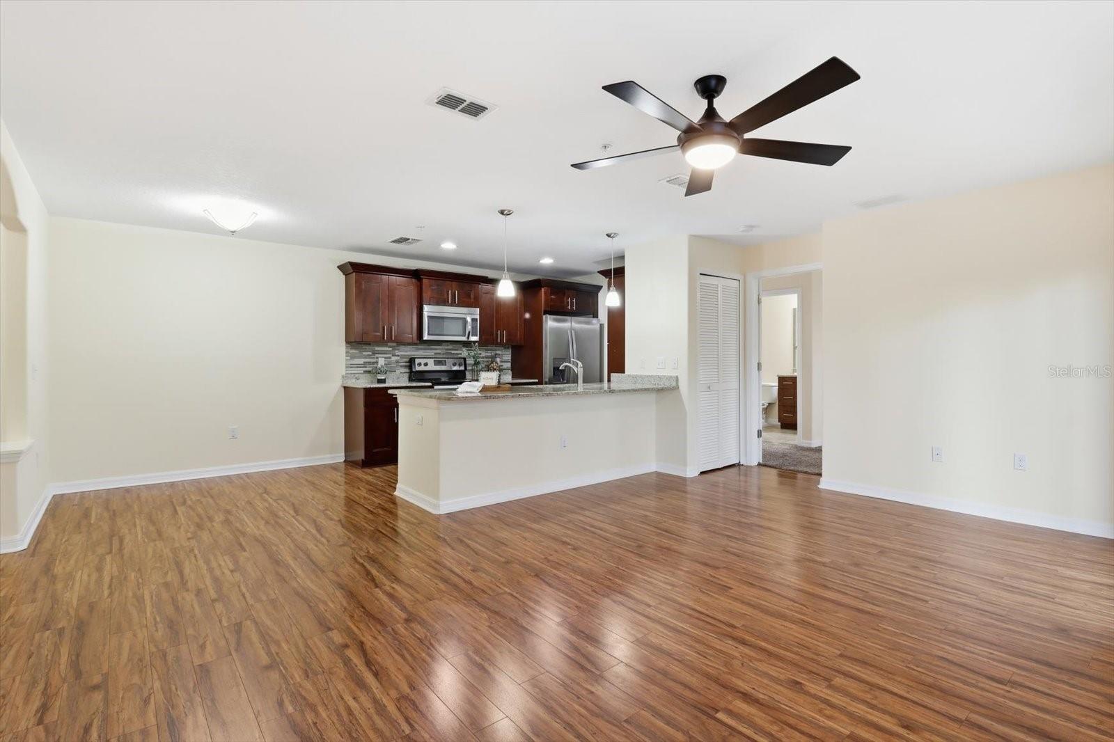 Image 14 of 41 For 5041 Royal Palms Way 202