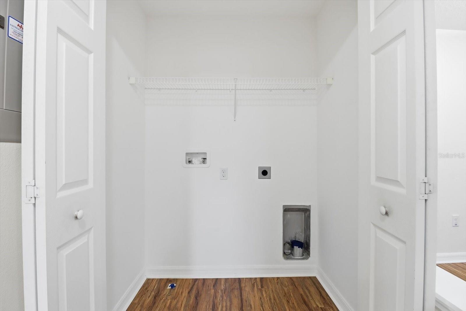 Image 27 of 41 For 5041 Royal Palms Way 202