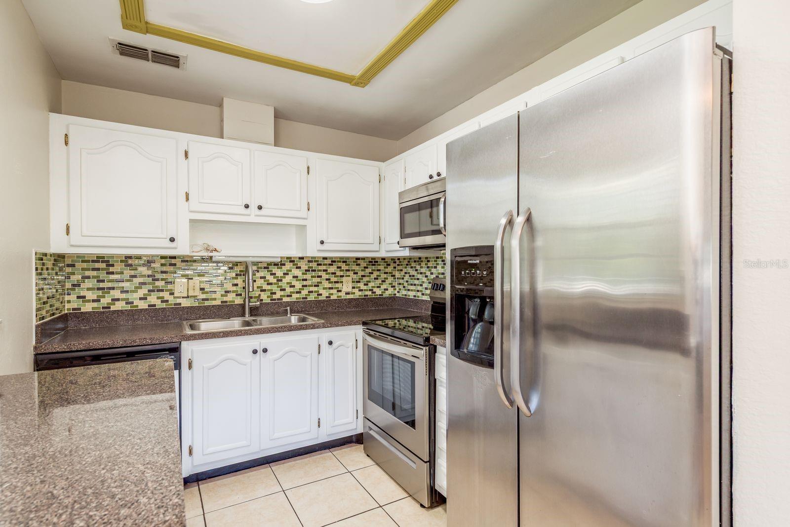 Listing photo id 10 for 11737 Bayonet Lane A