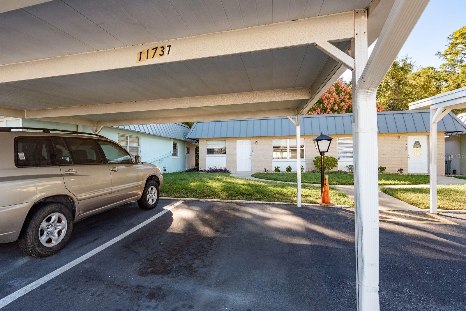 Listing photo id 1 for 11737 Bayonet Lane A