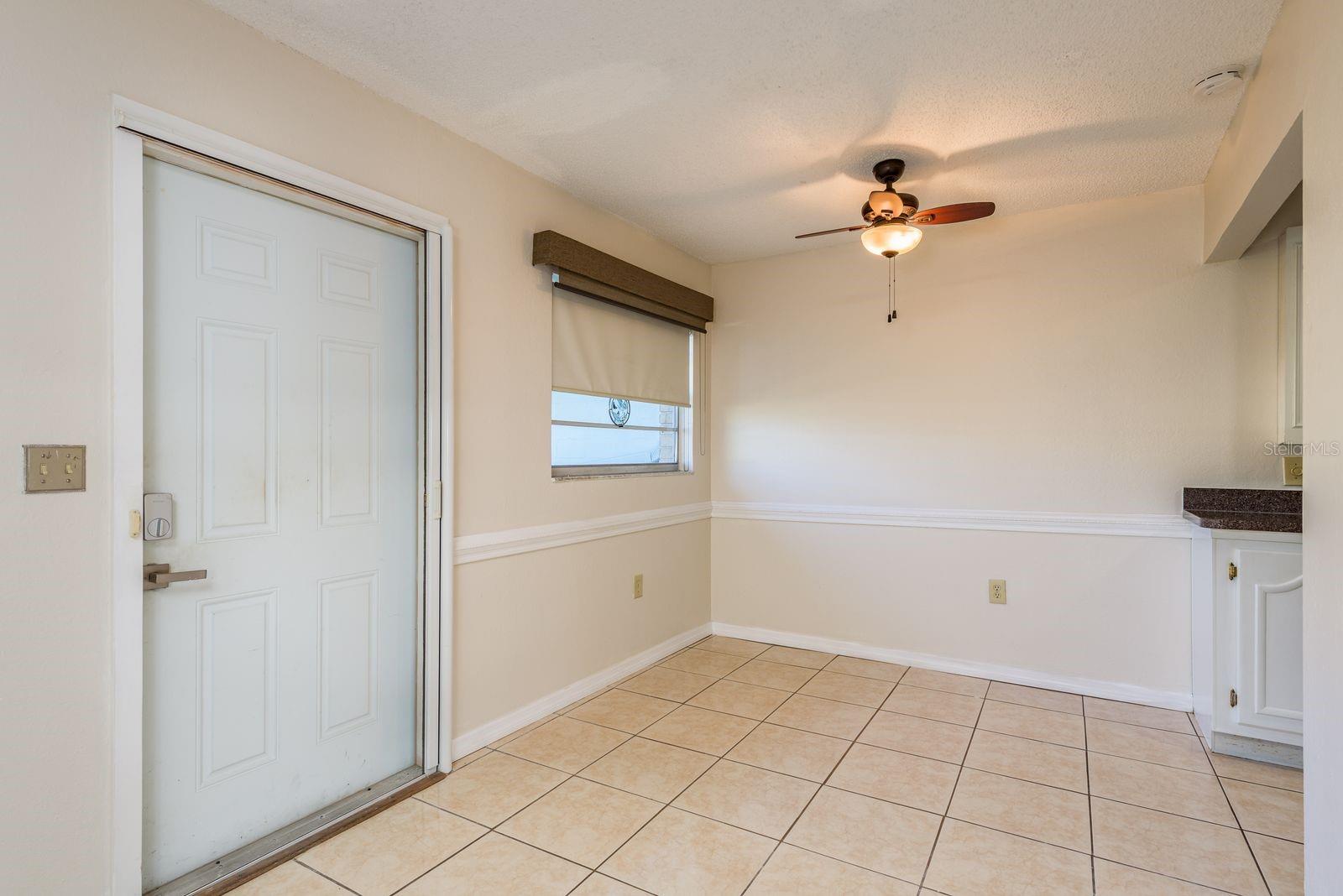 Listing photo id 3 for 11737 Bayonet Lane A