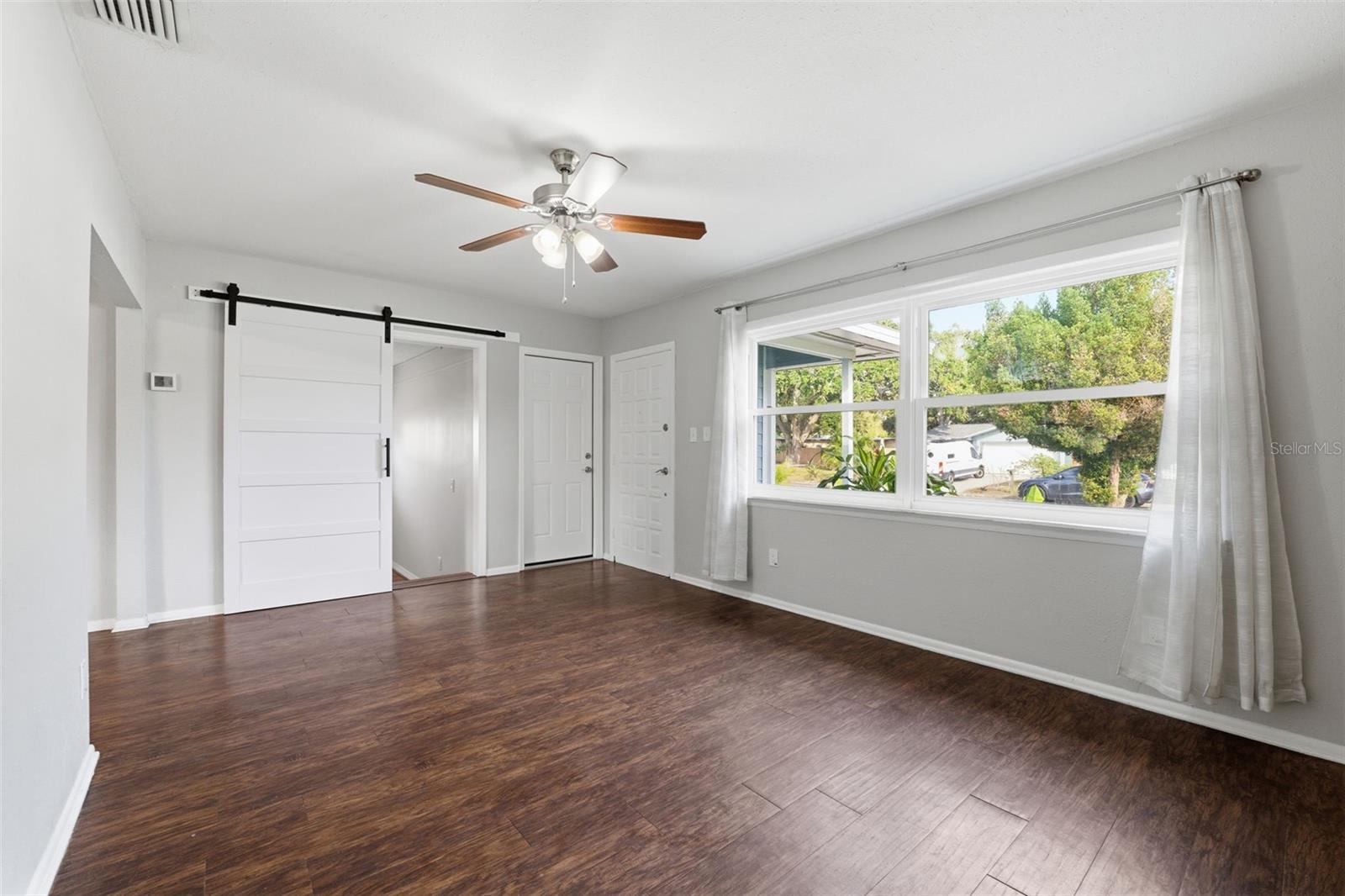 Image 10 of 38 For 2004 Culberson Avenue