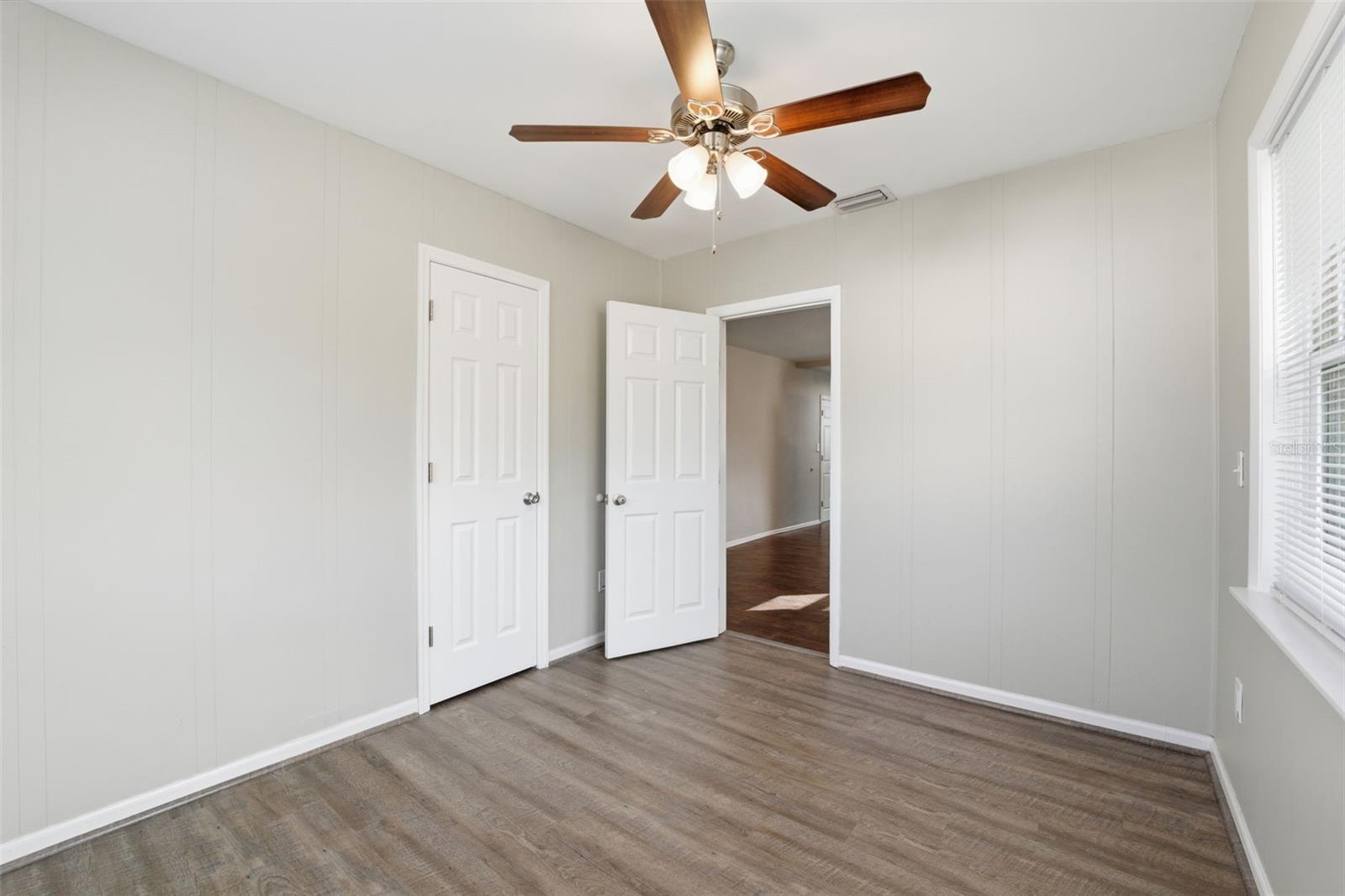 Image 17 of 38 For 2004 Culberson Avenue