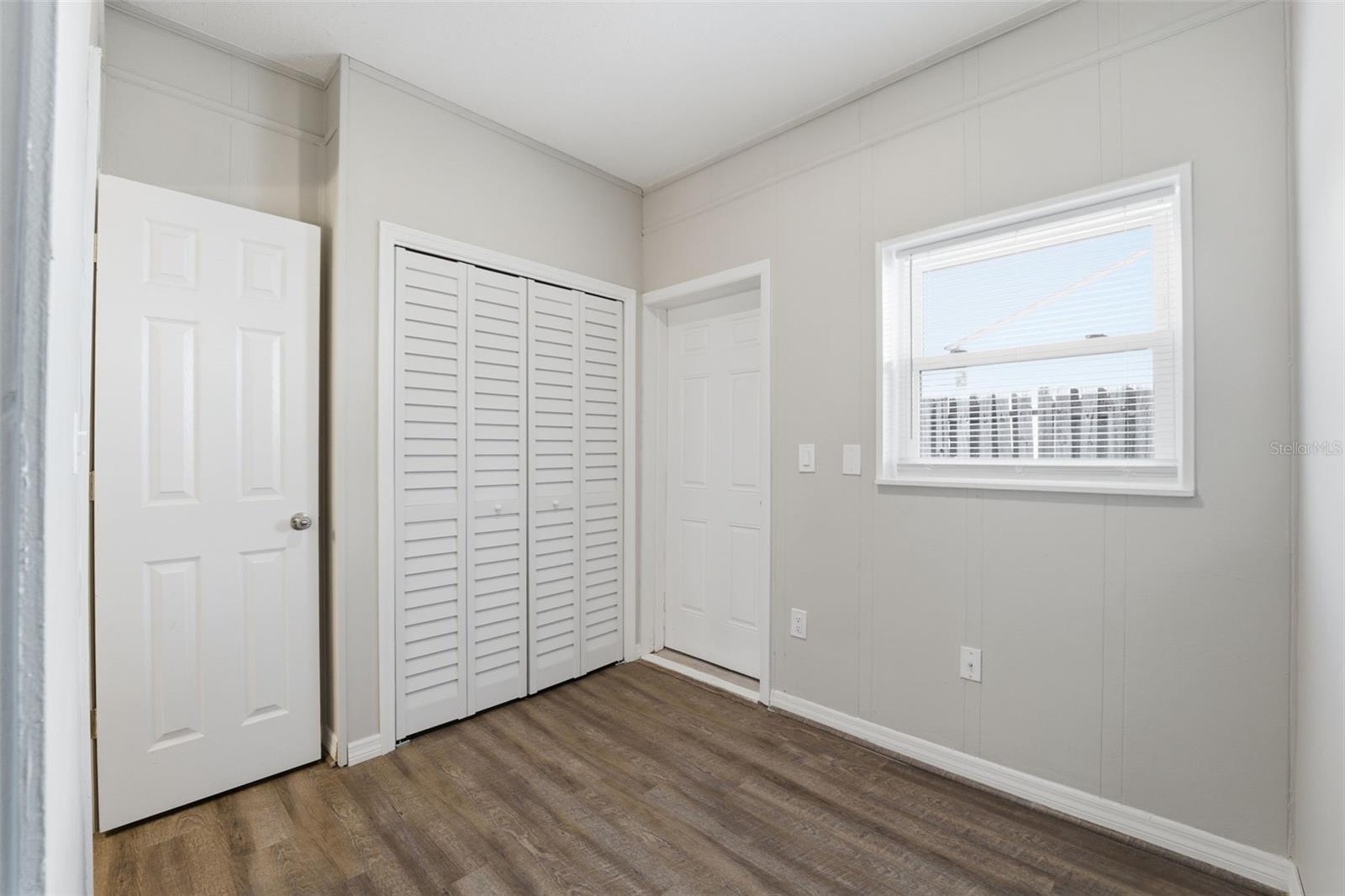 Image 21 of 38 For 2004 Culberson Avenue